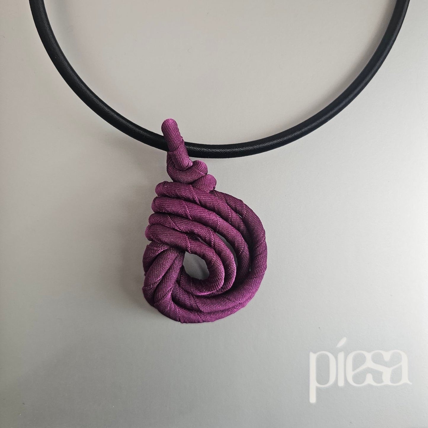 Piesa necklace