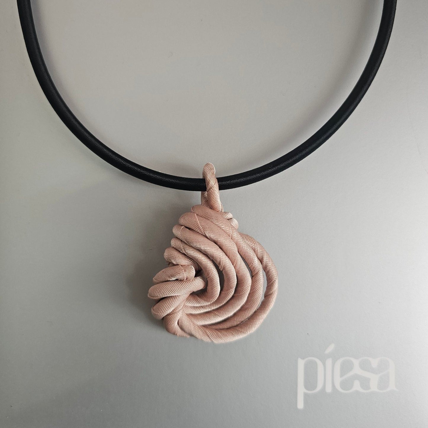 Piesa necklace