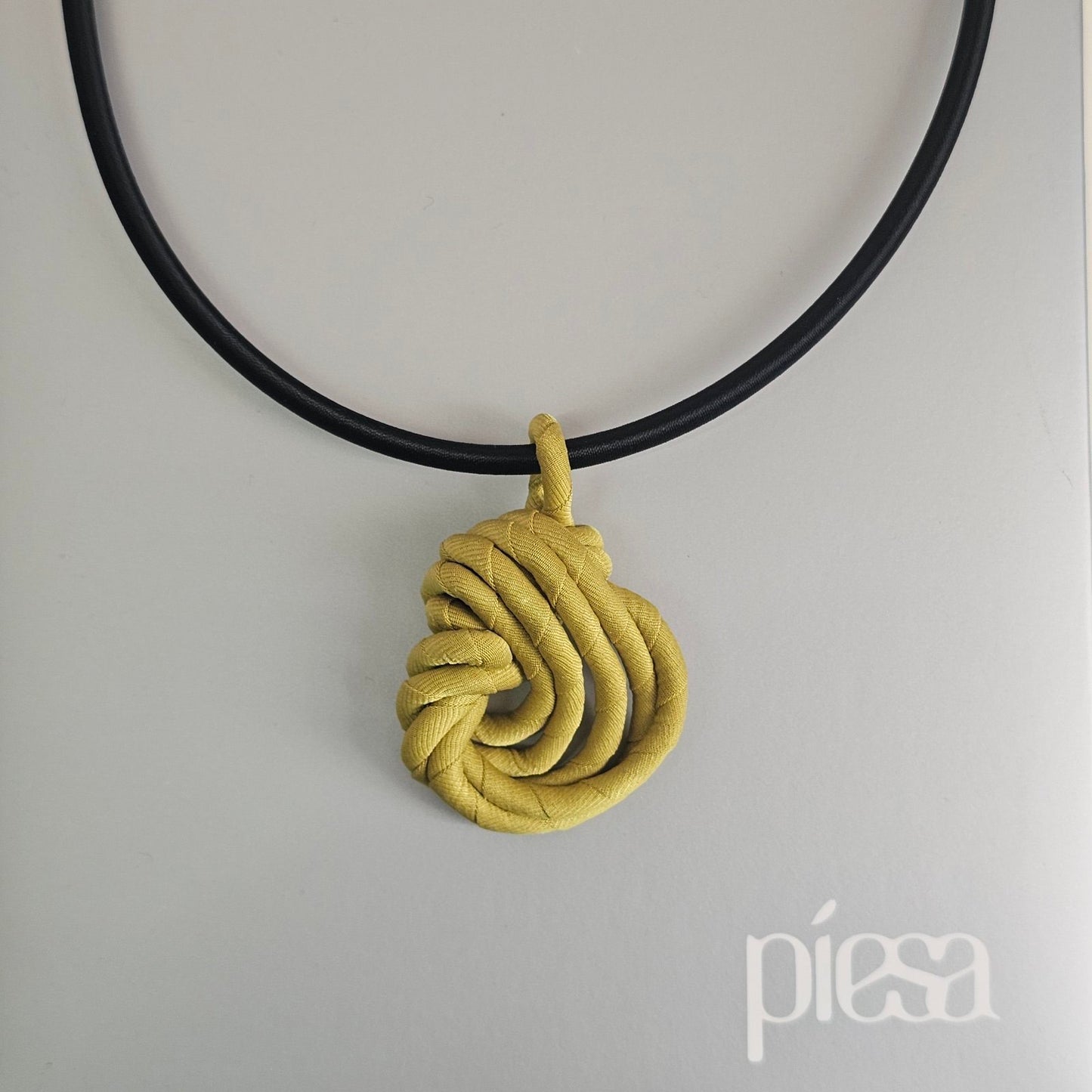 Piesa necklace