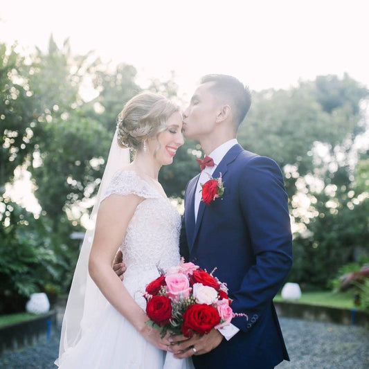 Ecuadorian Roses Bride & Groom